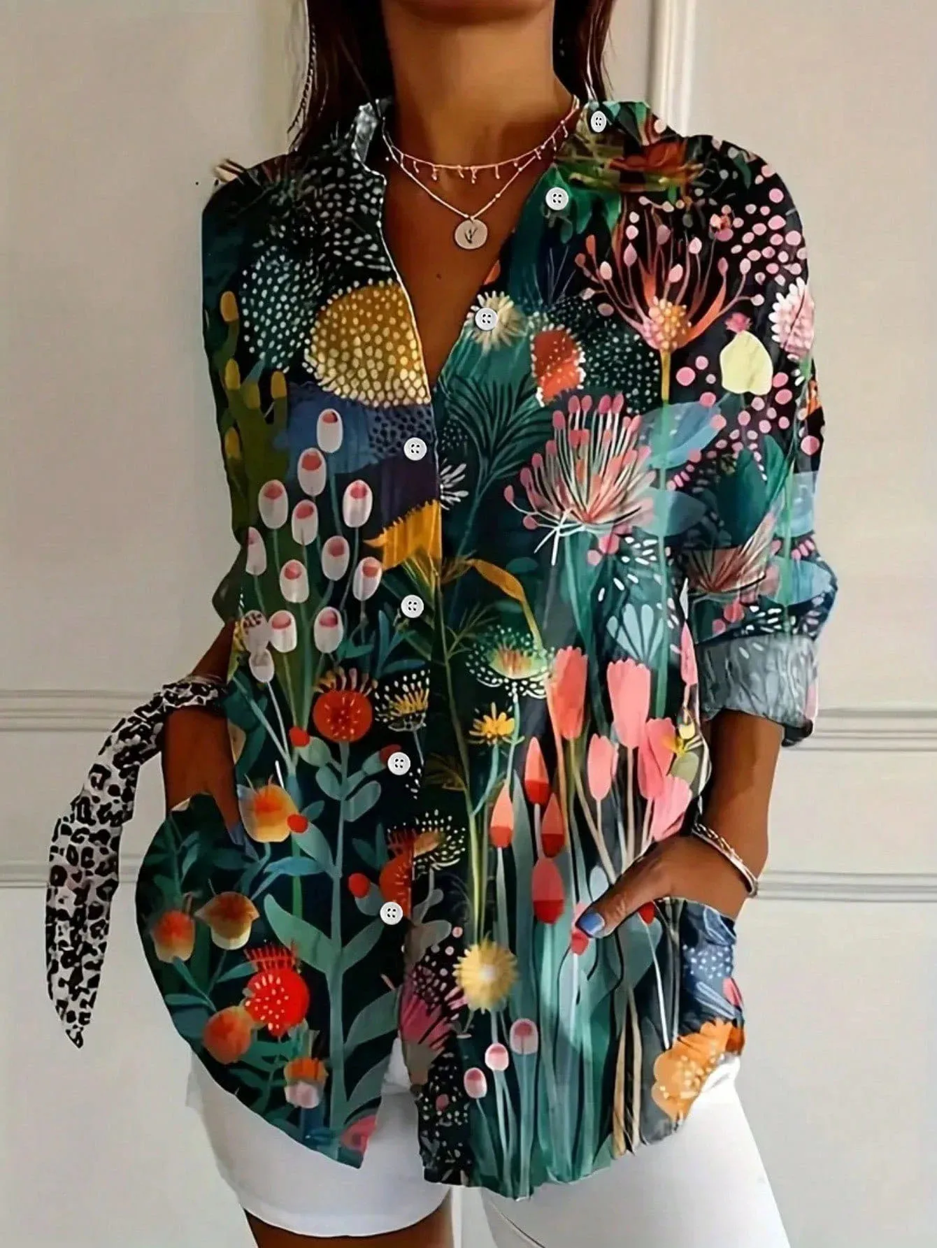 Astrid™ | Kleurrijke blouse met knopen – Lichte stof & snel uitverkocht - Image 3