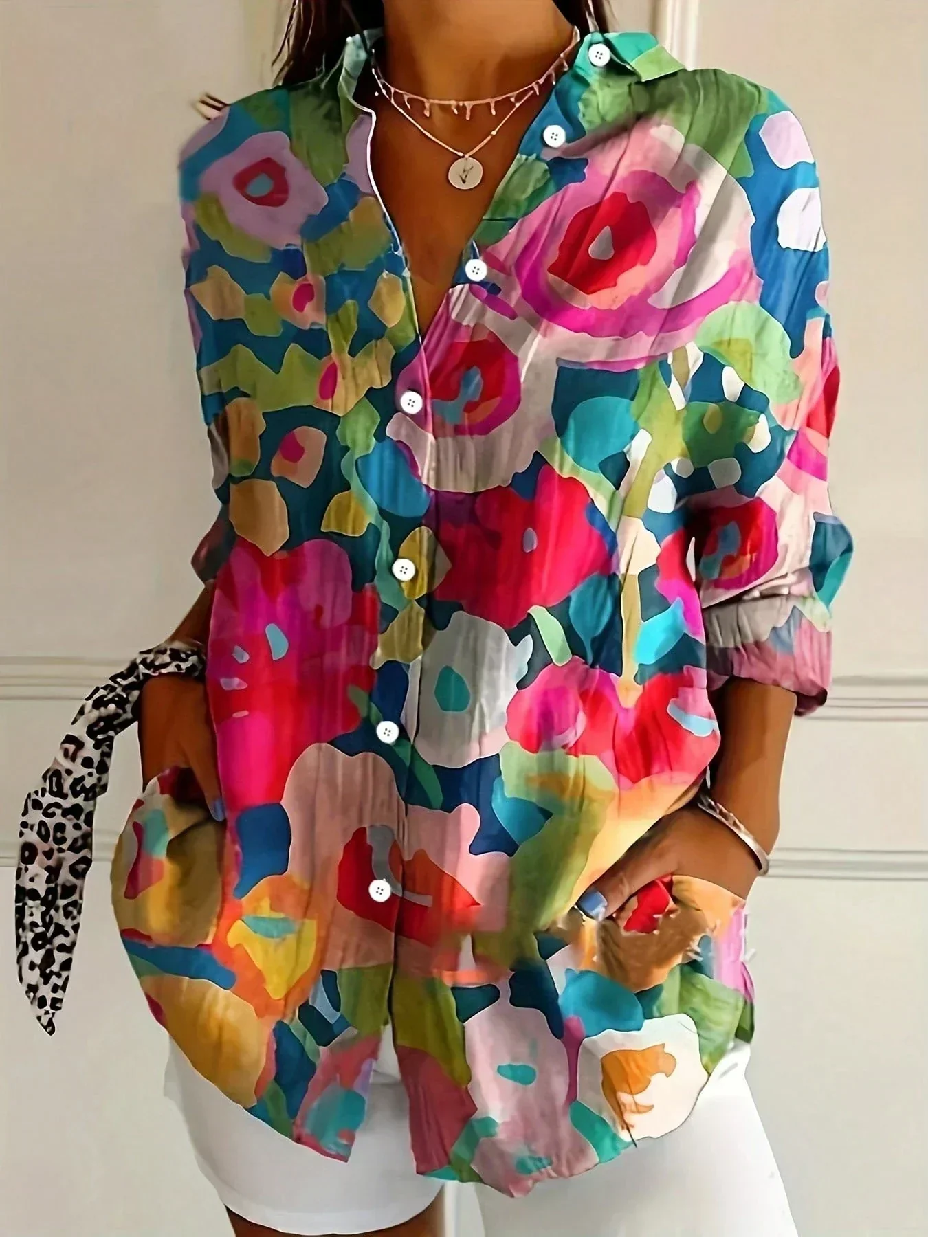 Astrid™ | Kleurrijke blouse met knopen – Lichte stof & snel uitverkocht - Image 5