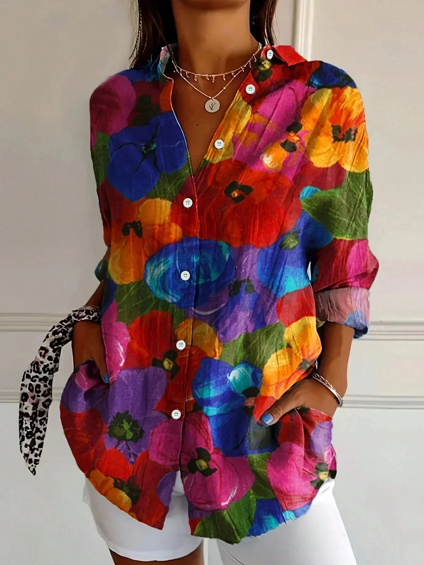 Astrid™ | Kleurrijke blouse met knopen – Lichte stof & snel uitverkocht - Image 6