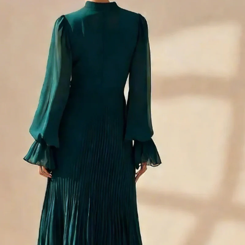 Berit™ | Luxe Plissé Midi Jurk – Elegante Beweging & Tijdloze Vrouwelijkheid - Image 6